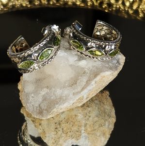 Women's 925 & 18kt Solid White Gold Thistle & Bee Peridot Earrings.